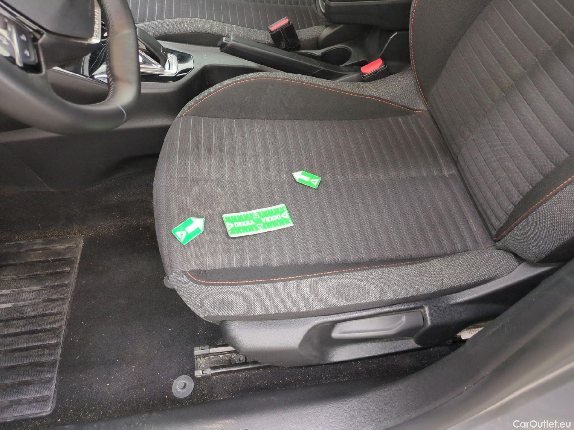  Peugeot  208 PEUGEOT  Affaire / 2019 / 5P / Berline 1.2 PT 100 S&S EAT8 Active Business R #3