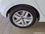  Renault  Clio RENAULT  / 2019 / 5P / BERLINA 1.6 HYBRID E-TECH 103KW ZEN #18