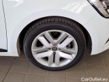  Renault  Clio RENAULT  / 2019 / 5P / BERLINA 1.6 HYBRID E-TECH 103KW ZEN #17