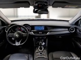  Alfa Romeo   STELVIO ALFA ROMEO / 2017 / 5P / SUV 2.0 TURBO BENZ 200CV EXECUTIVE AT8 Q4 #3