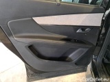  Peugeot  5008 PEUGEOT  / 2017 / 5P / SUV BLUEHDI 180 GT EAT8 S/S AUT. #162