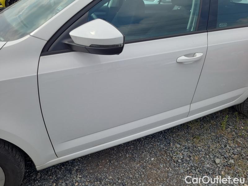  Skoda  Octavia  Combi  (5E5)(03.2017->)  Com 1.6TDI 85 Ambition #4