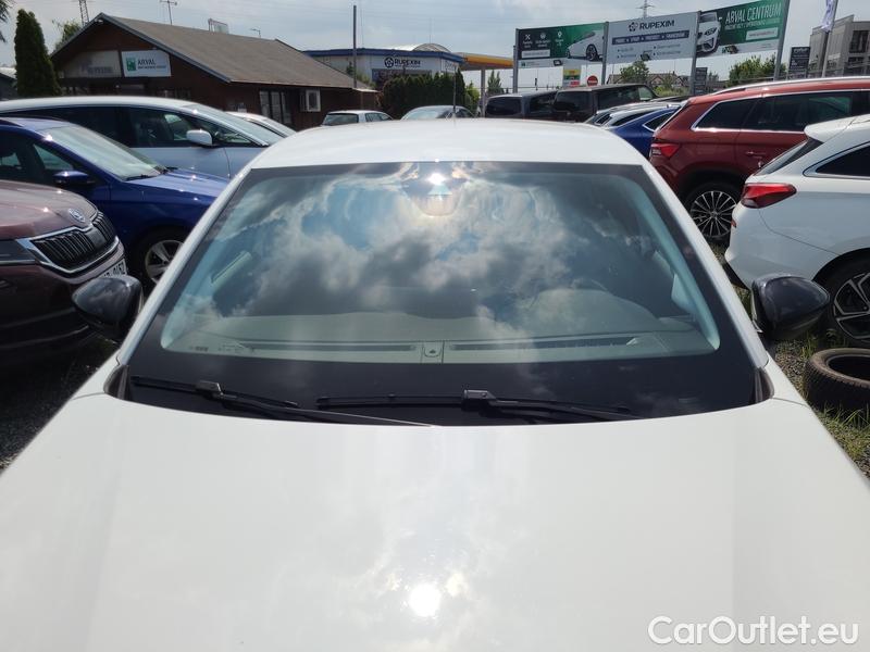  Peugeot  208  (P2) (2019)  1.65BHDI 100 Allure SS #1