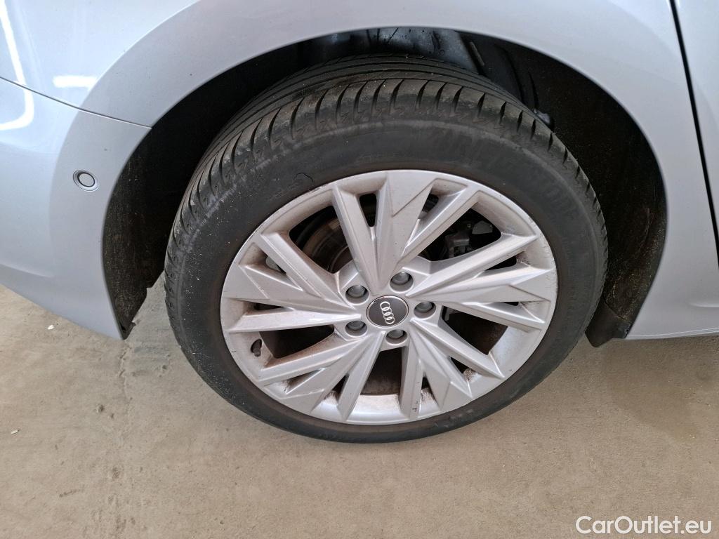  Audi  A3  Sportback 35 TDI Design Luxe 2.0 TDI 150CV BVA7 E6d #19
