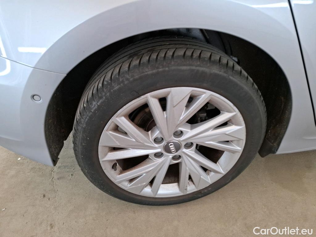  Audi  A3  Sportback 35 TDI Design Luxe 2.0 TDI 150CV BVA7 E6d #8