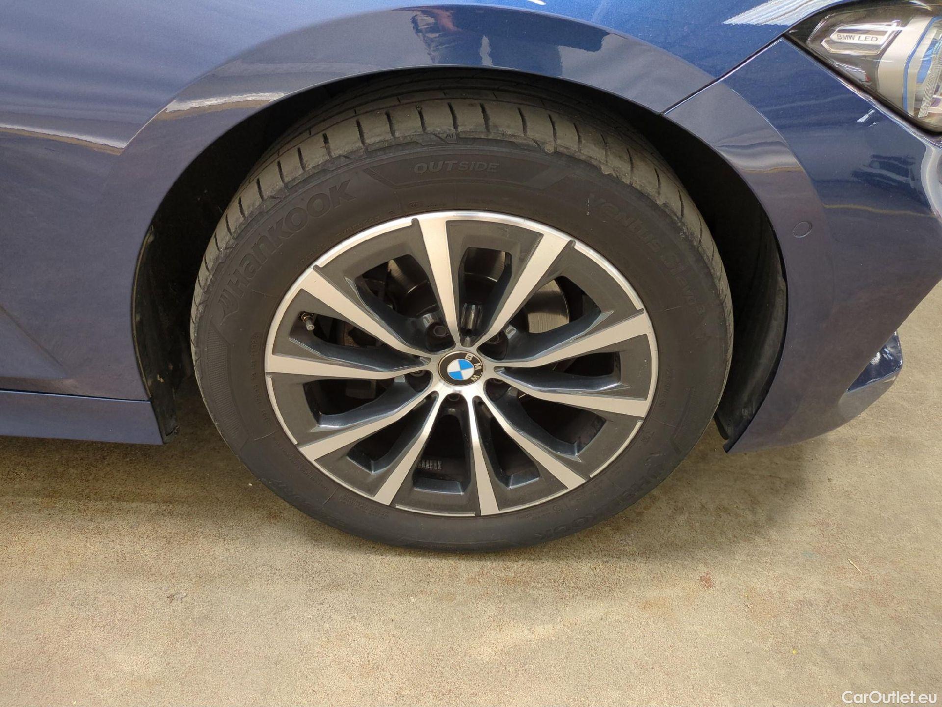  Bmw  Serie 3 BMW Série 3 Berline / 2022 / 4P / Berline 320e 204ch Business Design BVA8 Hybride #1