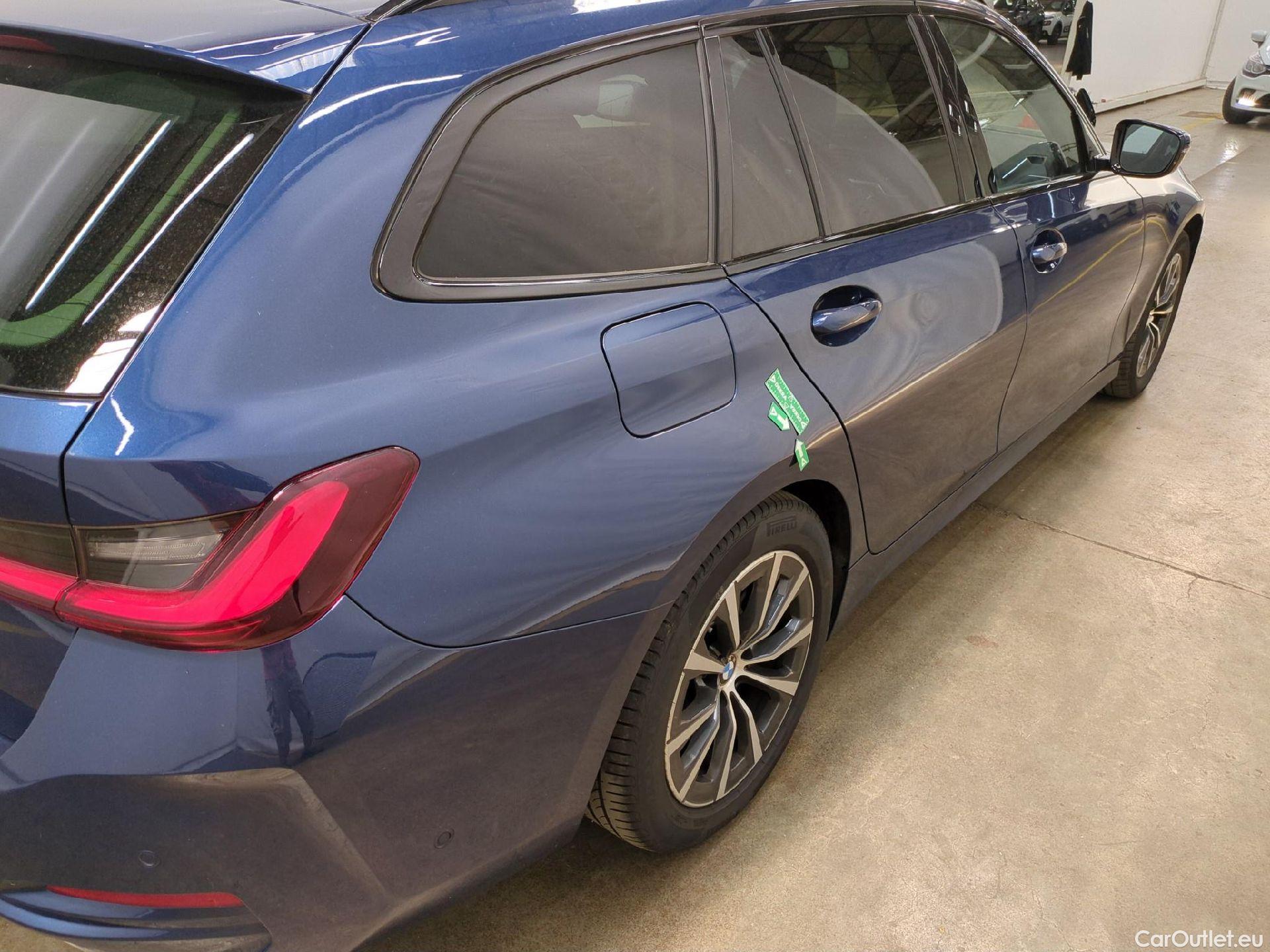  Bmw  Serie 3 BMW Série 3 Berline / 2022 / 4P / Berline 320e 204ch Business Design BVA8 Hybride #18