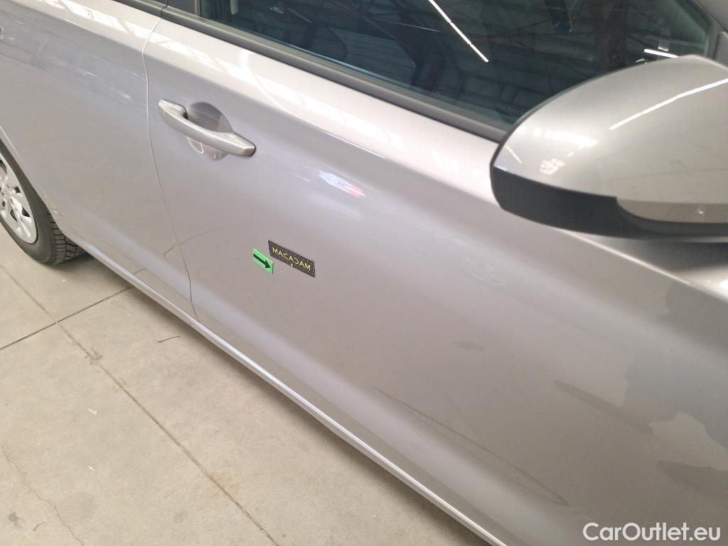  Hyundai  i30 1.5 110CP Comfort #9