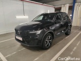  Volvo  XC 40 XC40 B3 Plus Dark Design DCT (Mild Hybrid) 120kW/163pk  5D/P Auto-7 (4 seizoenen Banden) - CO2 onvolledig 