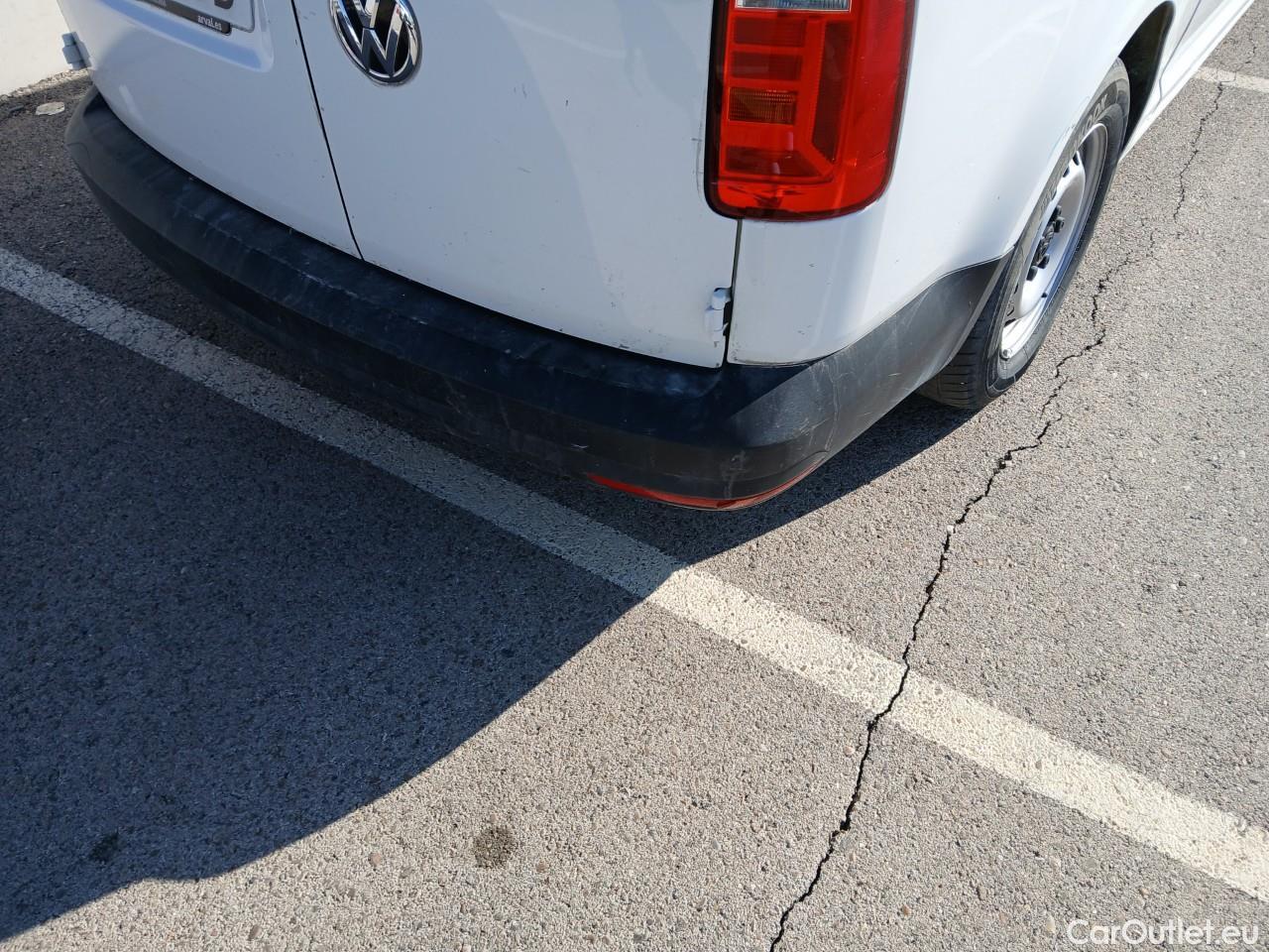  Volkswagen  Caddy VOLKSWAGEN  / 2015 / 4P / furgón derivado de turismo ABT e- Maxi Furgón #32