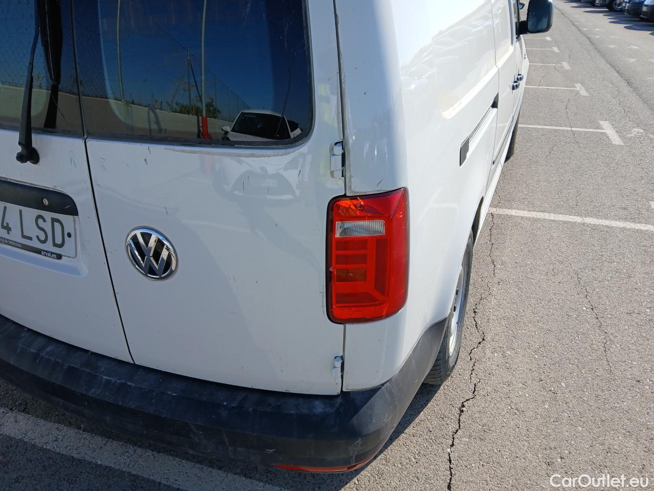  Volkswagen  Caddy VOLKSWAGEN  / 2015 / 4P / furgón derivado de turismo ABT e- Maxi Furgón #24