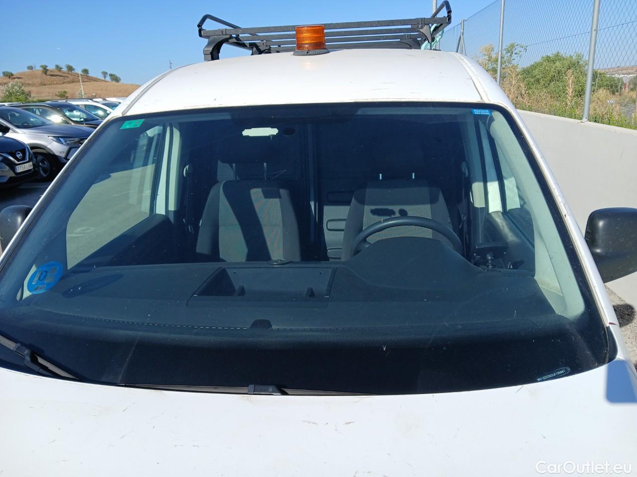  Volkswagen  Caddy VOLKSWAGEN  / 2015 / 4P / furgón derivado de turismo ABT e- Maxi Furgón #14