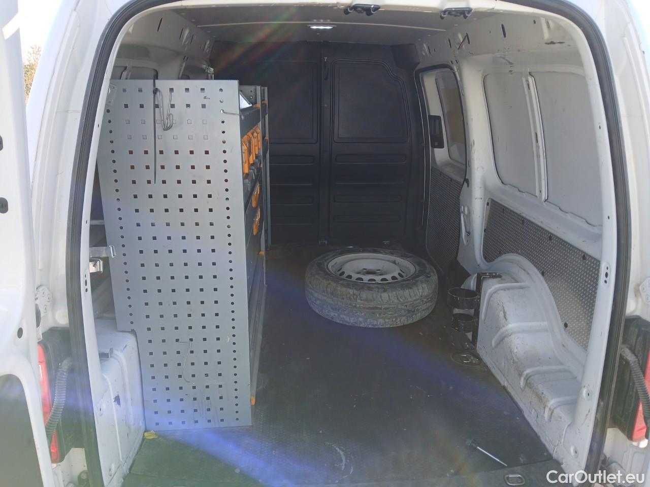  Volkswagen  Caddy VOLKSWAGEN  / 2015 / 4P / furgón derivado de turismo ABT e- Maxi Furgón #4