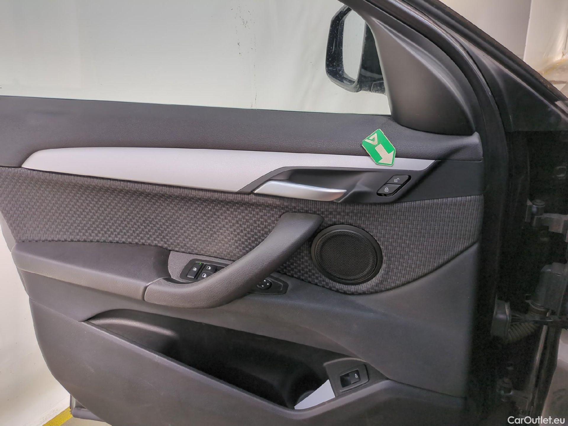  Bmw  X2 BMW  / 2017 / 5P / SUV sDrive20i Business Design DKG7 #1