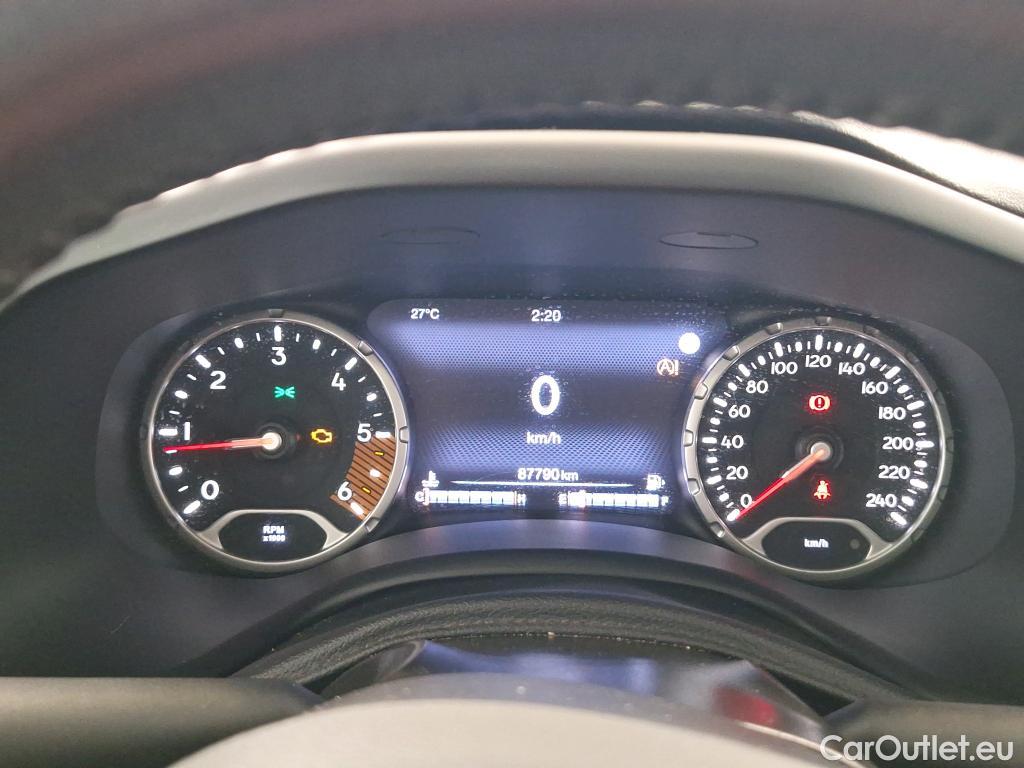  Jeep  Patriot JEEP Renegade / 2018 / 5P / SUV 2.0 MJet S&S 140 AD Limited TVU #26