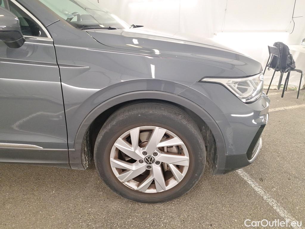  Volkswagen  Tiguan VOLKSWAGEN  / 2020 / 5P / SUV 1.4 eHybrid 245 DSG6 Elegance #36