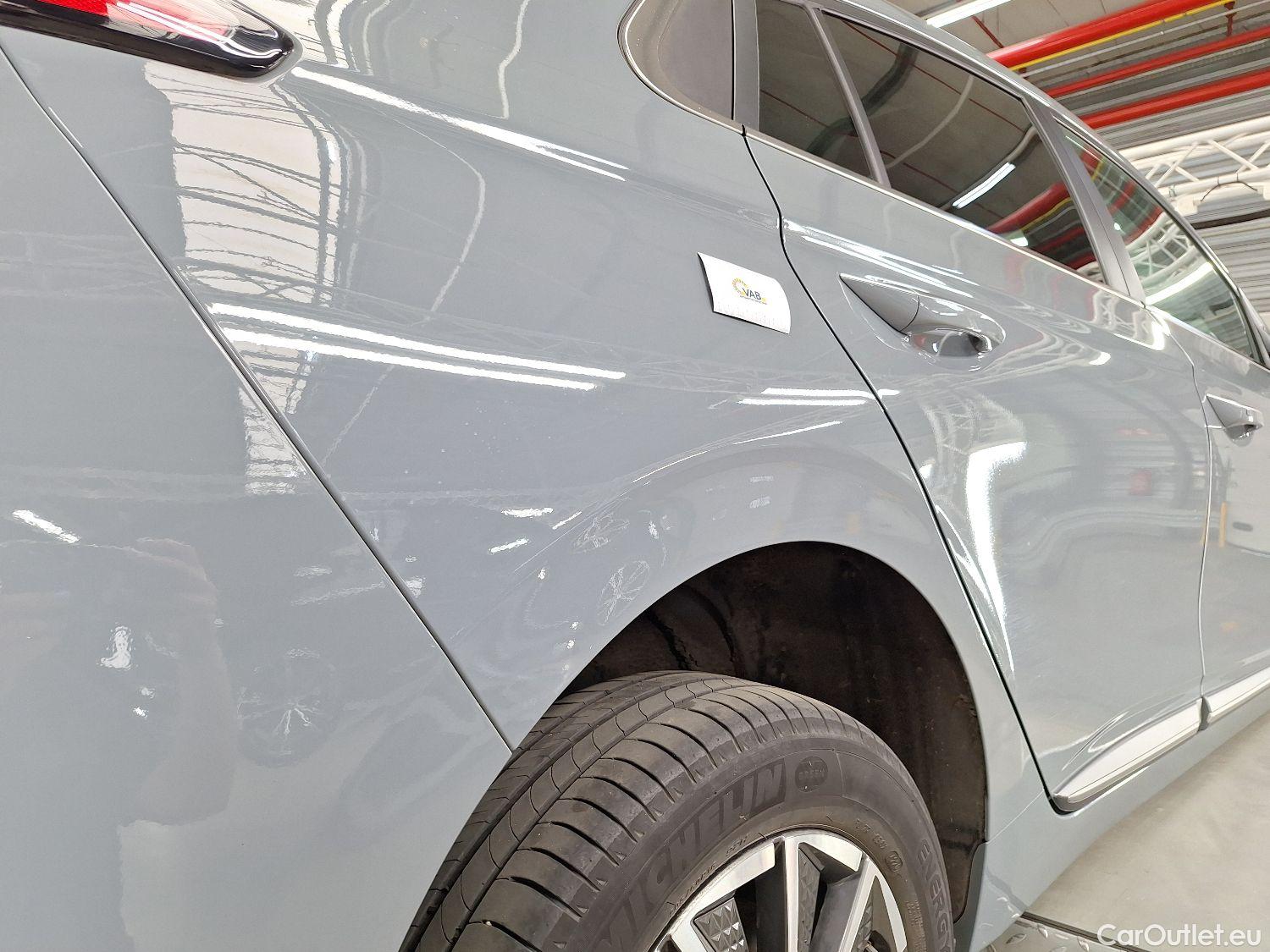  Hyundai   Ioniq Hyundai, FL'19, Hyundai Electric Shine 5d #3