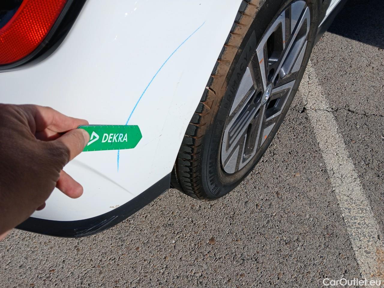  Land Rover  Discovery HYUNDAI Kona / 2020 / 5P / todoterreno 100kW EV Maxx #13