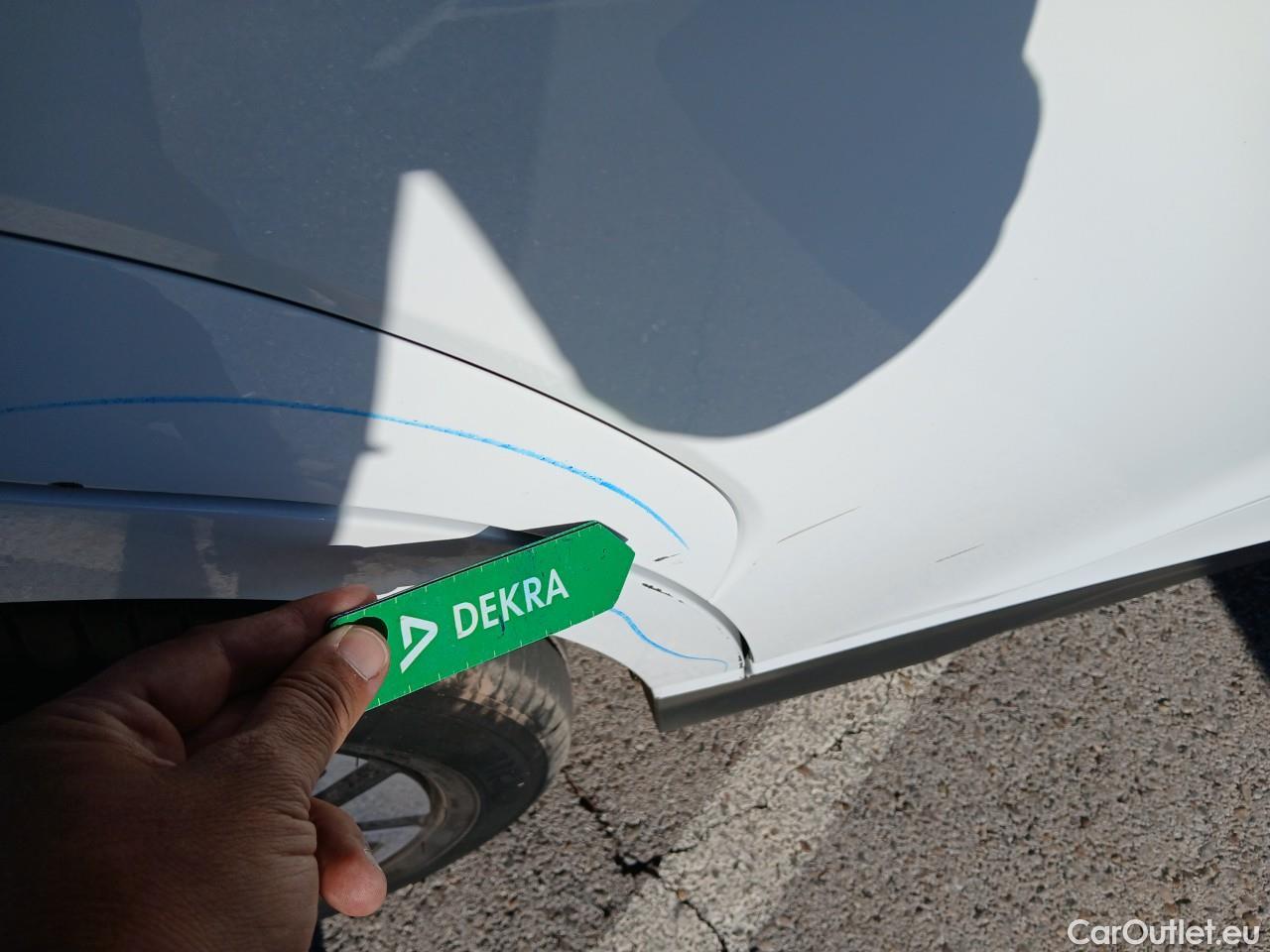  Land Rover  Discovery HYUNDAI Kona / 2020 / 5P / todoterreno 100kW EV Maxx #23