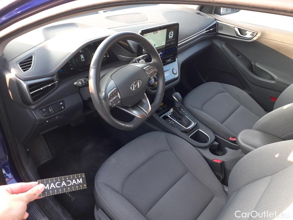  Hyundai   Ioniq HYUNDAI / 2019 / 5P / berlina con portón 1.6 GDI HEV Tecno DCT #28