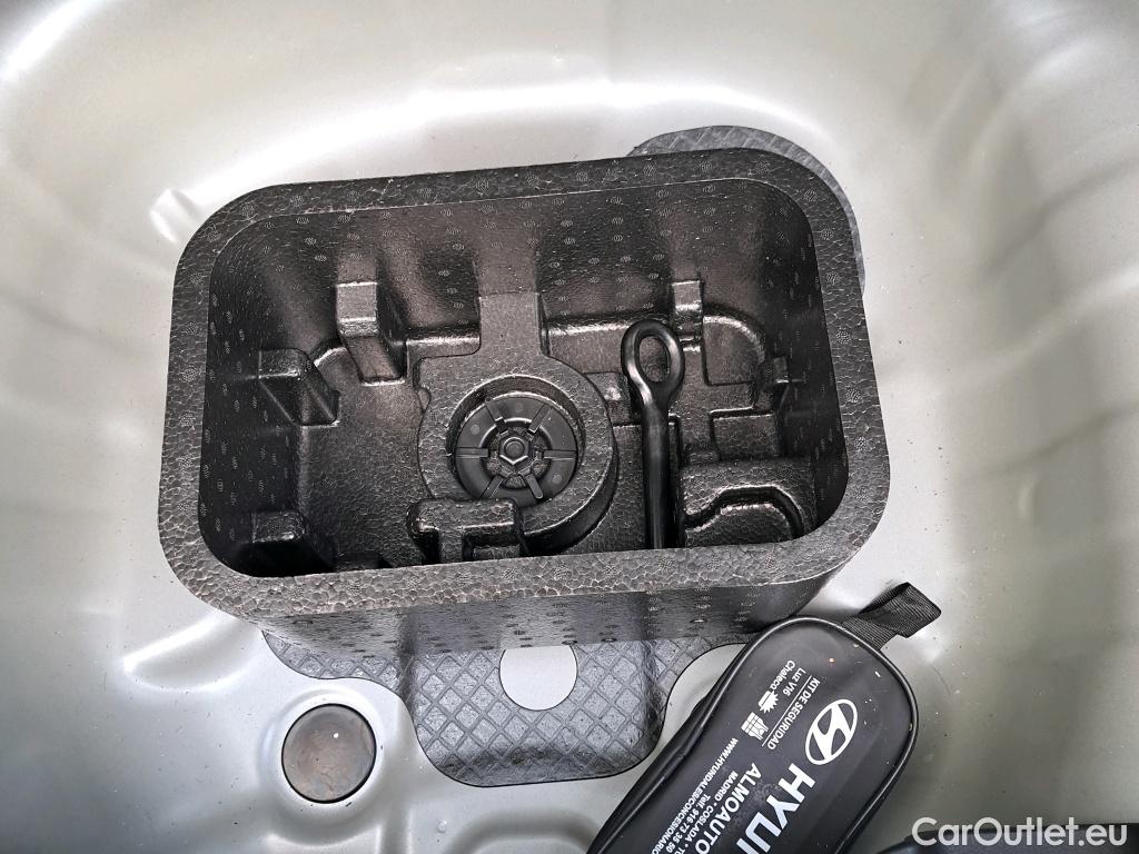  Land Rover  Discovery HYUNDAI i20 / 2023 / 5P / berlina con portón 1.0 TGDI Klass #14