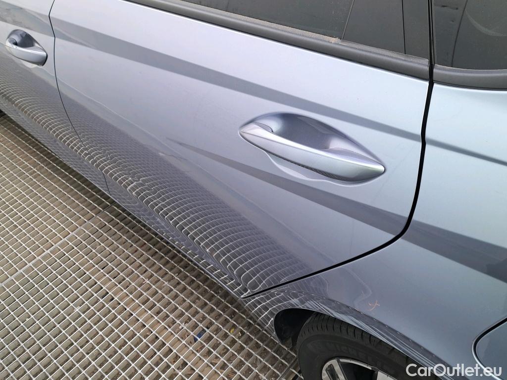  Land Rover  Discovery HYUNDAI i20 / 2023 / 5P / berlina con portón 1.0 TGDI Klass #27