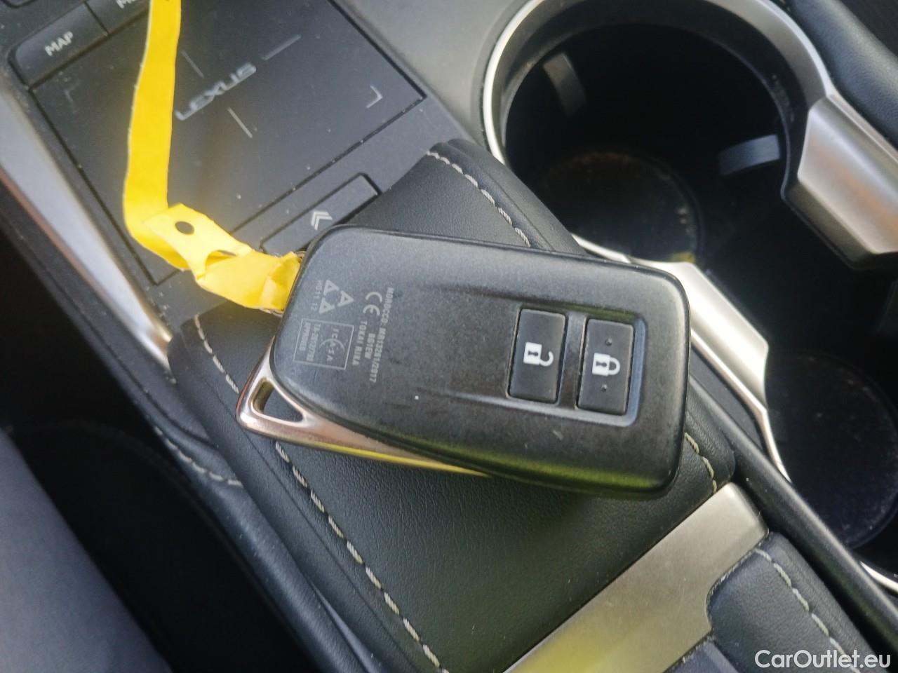  Lexus  NX LEXUS  5P 1G TODOTERRENO 2.5 300h Business Navigation 2WD #2