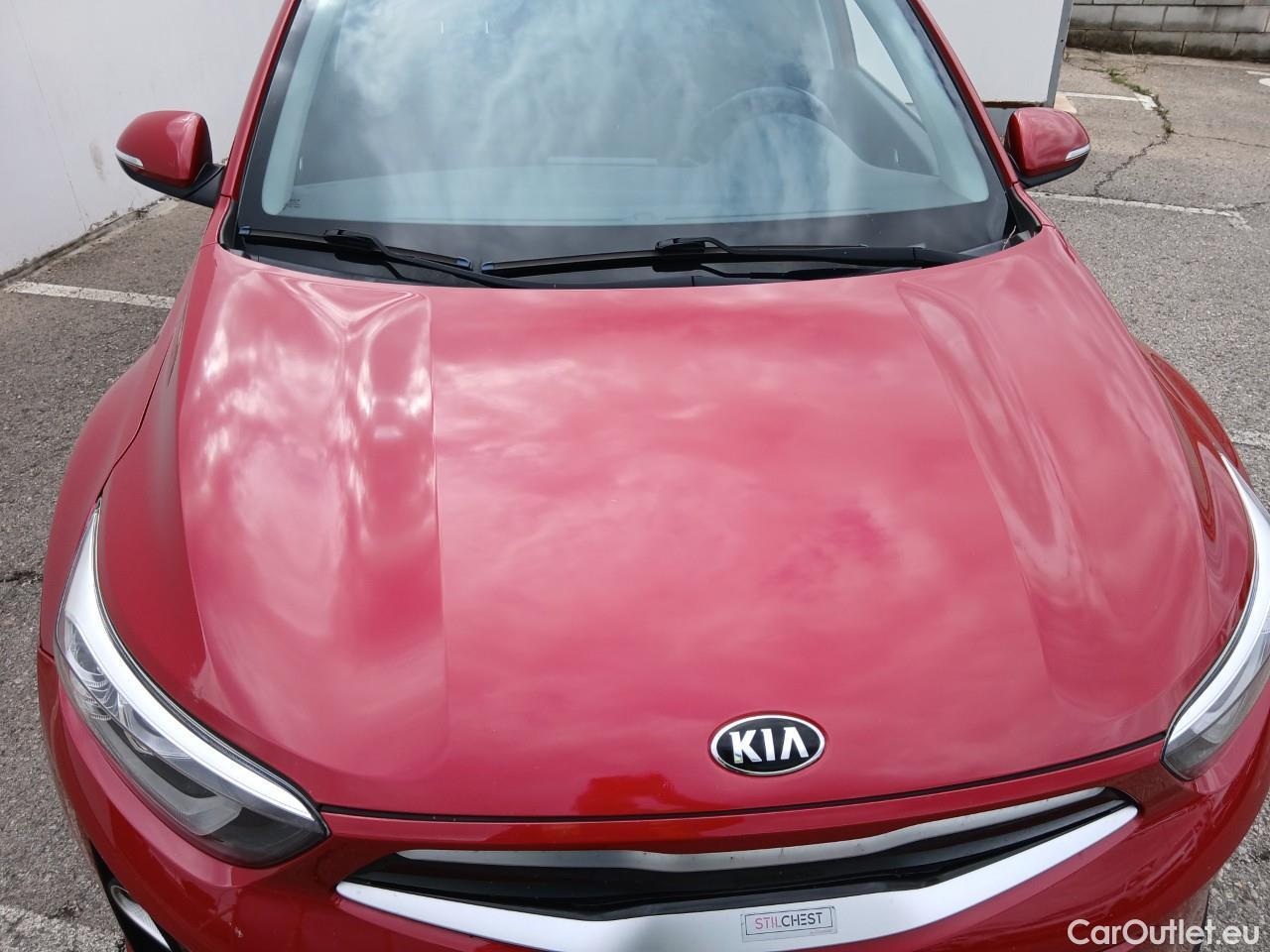  KIA  STONIC KIA  / 2017 / 5P / todoterreno 1.0 T-GDi 88kW (120CV) Drive Eco-Dynam #2