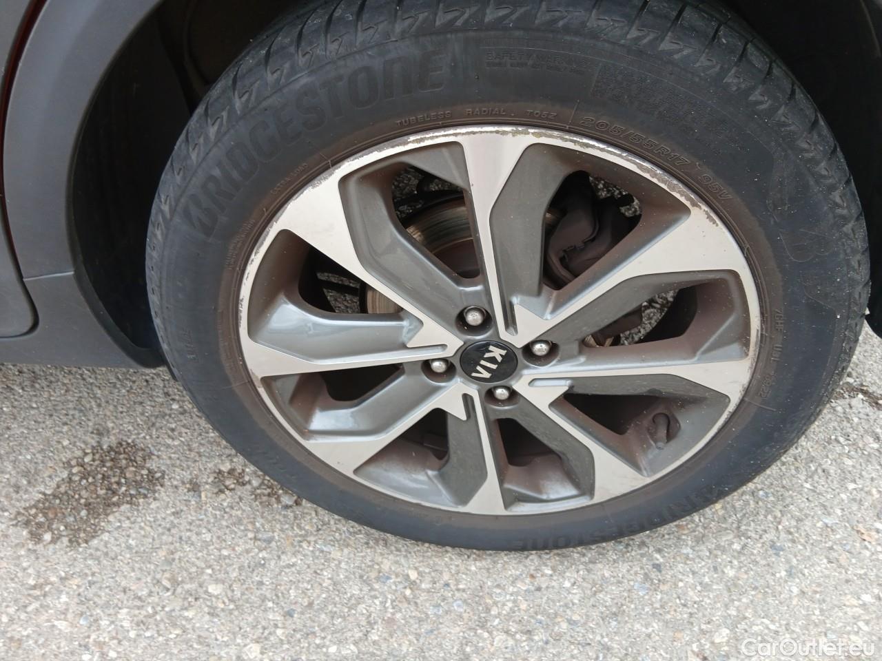  KIA  STONIC KIA  / 2017 / 5P / todoterreno 1.0 T-GDi 88kW (120CV) Drive Eco-Dynam #11