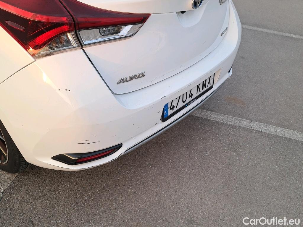  Toyota  Auris TOYOTA  5p 2G berlina con portón 1.8 140H Hybrid Feel! Edition #15