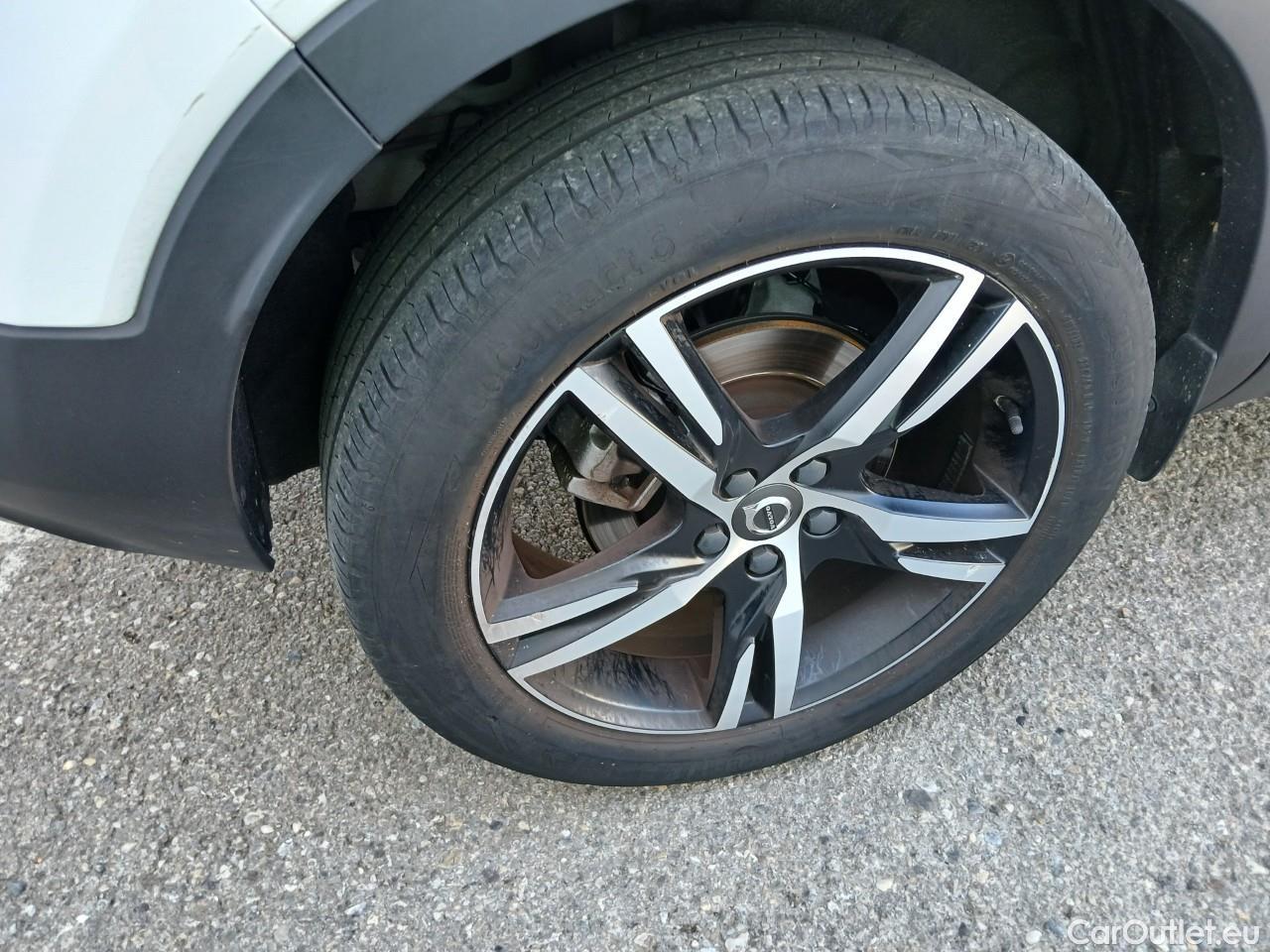  Volvo  XC 40 VOLVO XC40 / 2017 / 5P / todoterreno 1.5 T5 Twin Recharge R-Design Auto #33