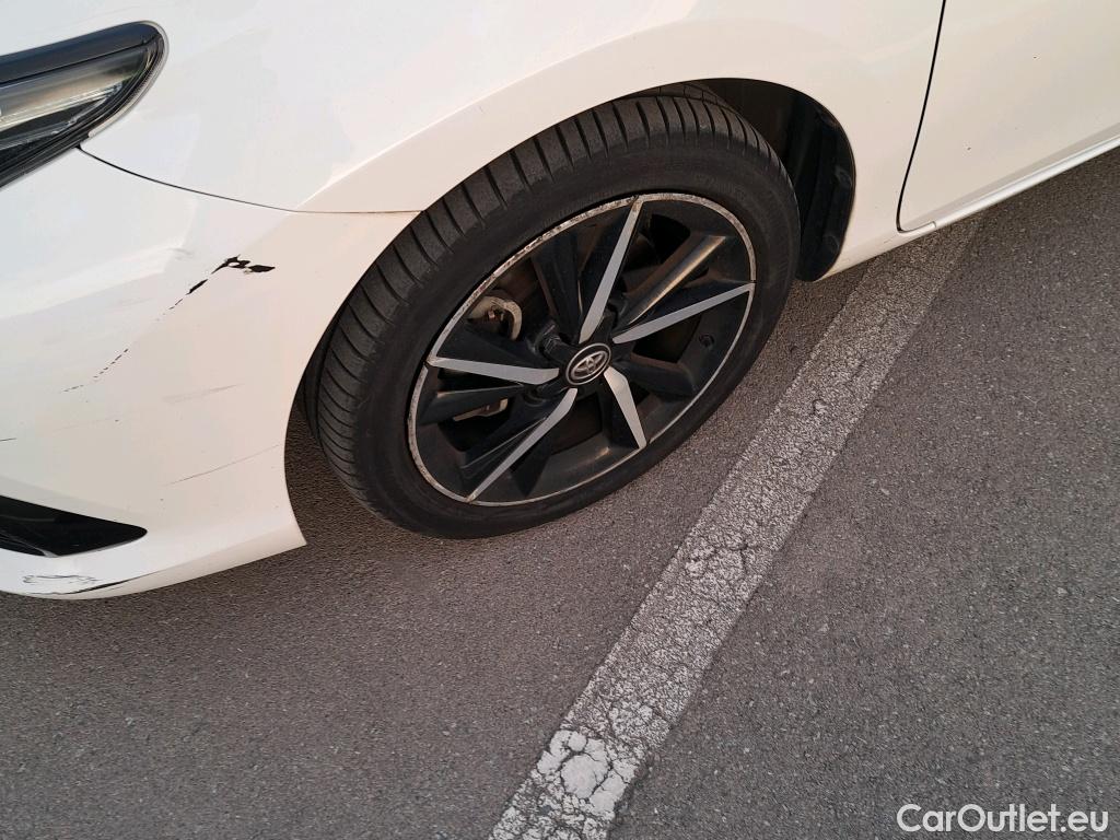  Toyota  Auris TOYOTA  5p 2G berlina con portón 1.8 140H Hybrid Feel! Edition #3