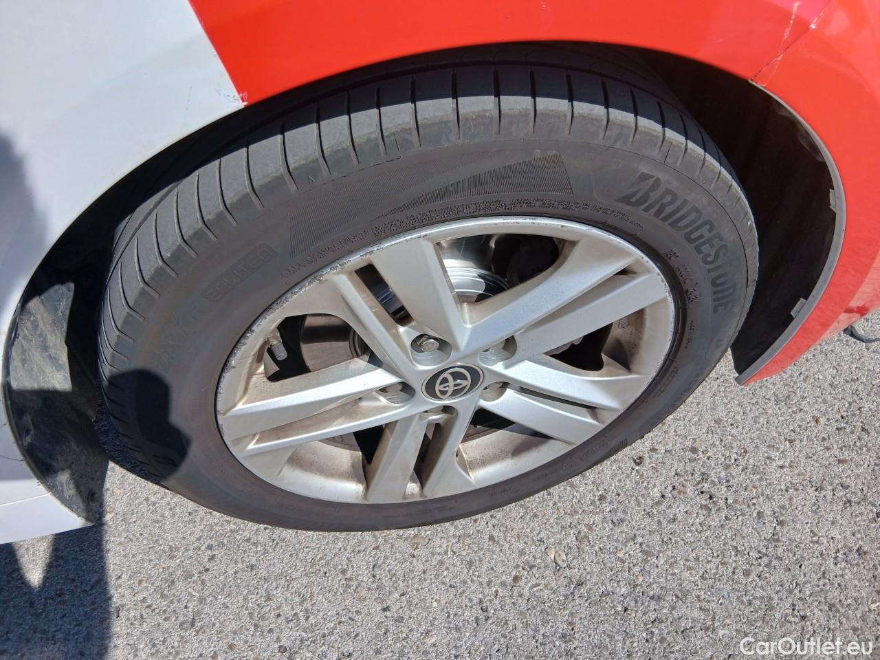  Toyota  Corolla TOYOTA  1.8 125H ACTIVE TECH E-CVT #23