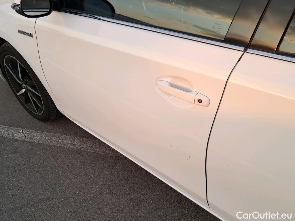  Toyota  Auris TOYOTA  5p 2G berlina con portón 1.8 140H Hybrid Feel! Edition #17
