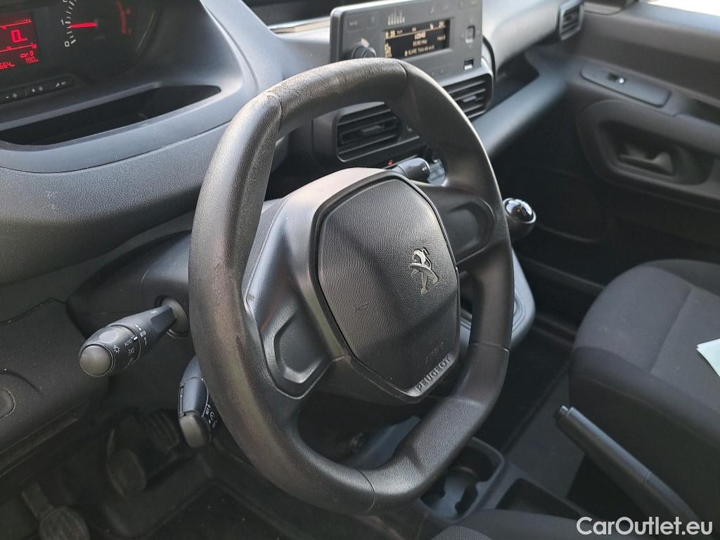  Peugeot  Partner PEUGEOT  / 2018 / 3P / furgón derivado de turismo Pro Standard 600kg BlueHDi 73kW (AC) #23
