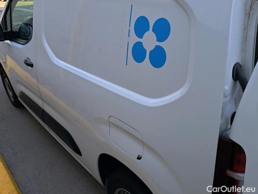  Peugeot  Partner PEUGEOT  / 2018 / 3P / furgón derivado de turismo Pro Standard 600kg BlueHDi 73kW (AC) #27