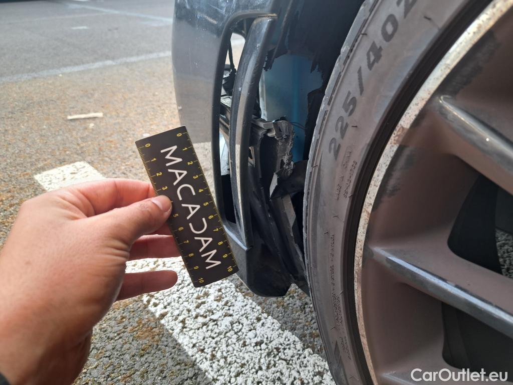  Mercedes  A-Klasse Classe A 5p Berline A 180 d AMG Line 7G-DCT
 #23