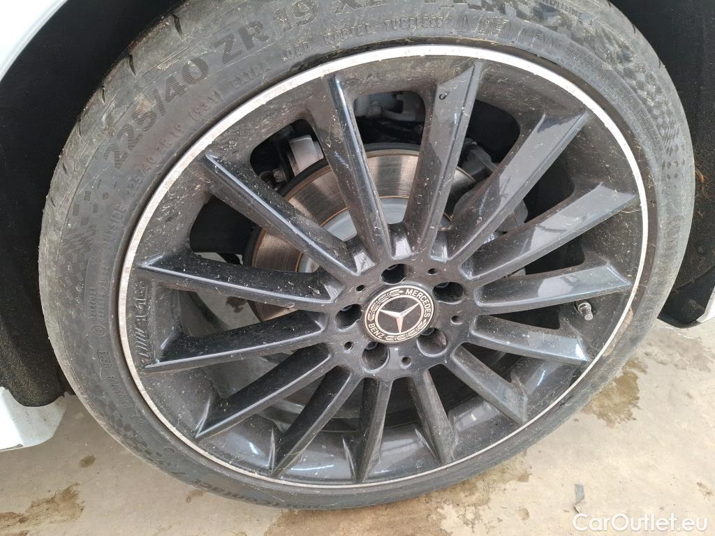  Mercedes  A-Klasse MERCEDES-BENZ Classe A Berline / 2018 / 4P / Berline A 200 AMG Line 7G-DCT #26