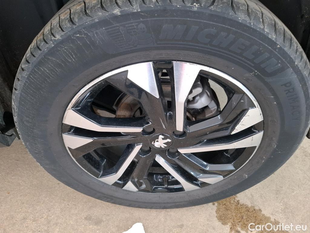  Peugeot  2008  Allure Pack 1.5 HDi 130CV BVA8 E6d #39