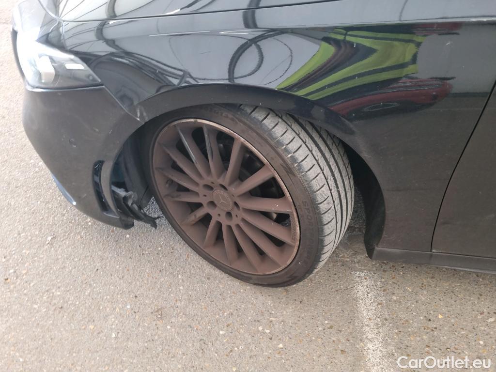  Mercedes  A-Klasse Classe A 5p Berline A 180 d AMG Line 7G-DCT
 #48