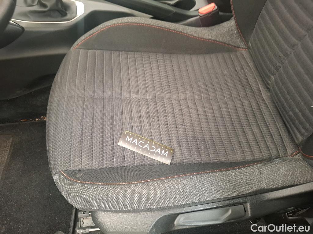  Peugeot  2008 PEUGEOT  / 2019 / 5P / Crossover PureTech 100 S&S ACTIVE BUSINESS #9