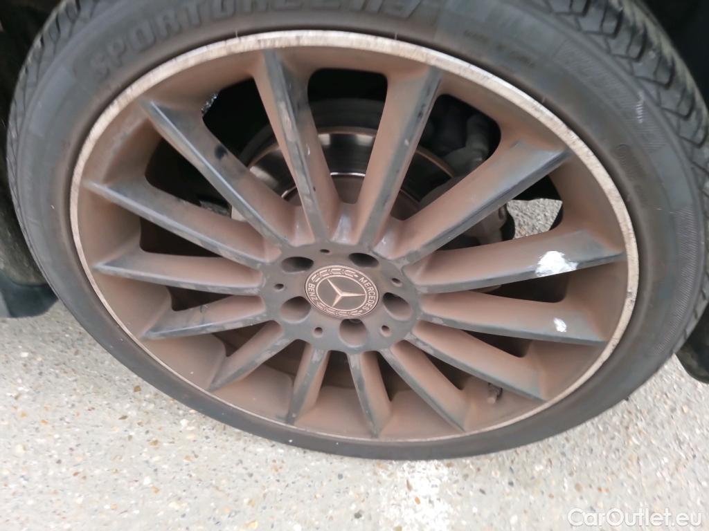  Mercedes  A-Klasse Classe A 5p Berline A 180 d AMG Line 7G-DCT
 #37