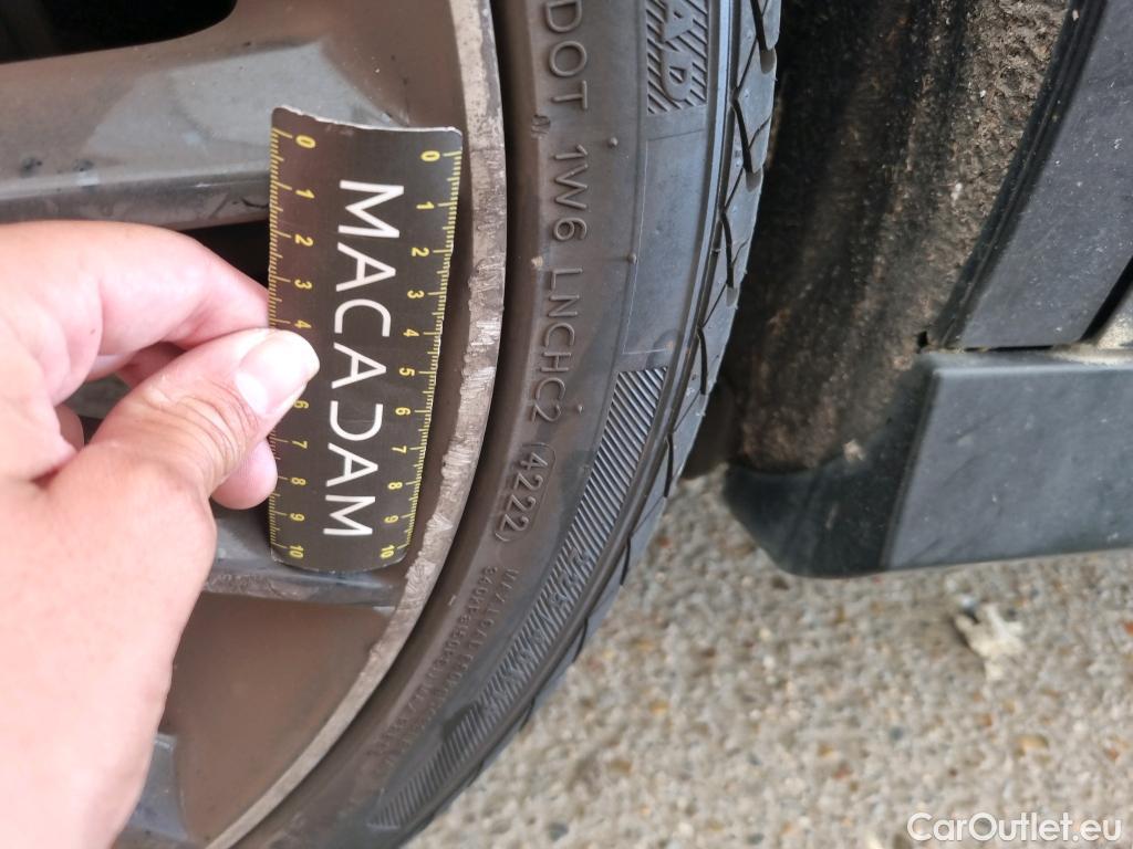  Mercedes  A-Klasse Classe A 5p Berline A 180 d AMG Line 7G-DCT
 #33