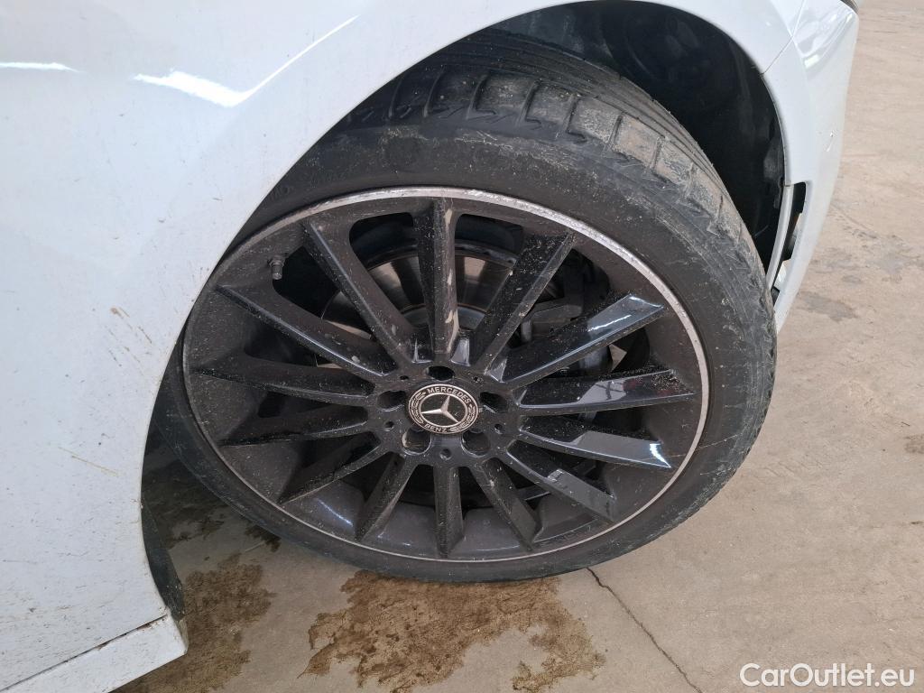  Mercedes  A-Klasse MERCEDES-BENZ Classe A Berline / 2018 / 4P / Berline A 200 AMG Line 7G-DCT #35