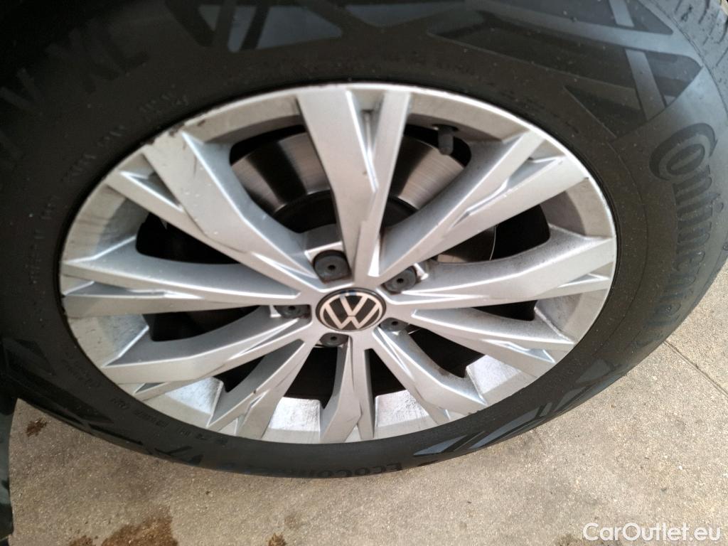  Volkswagen  Tiguan VOLKSWAGEN  / 2020 / 5P / SUV 2.0 TDI 150 DSG7 Life Business #22