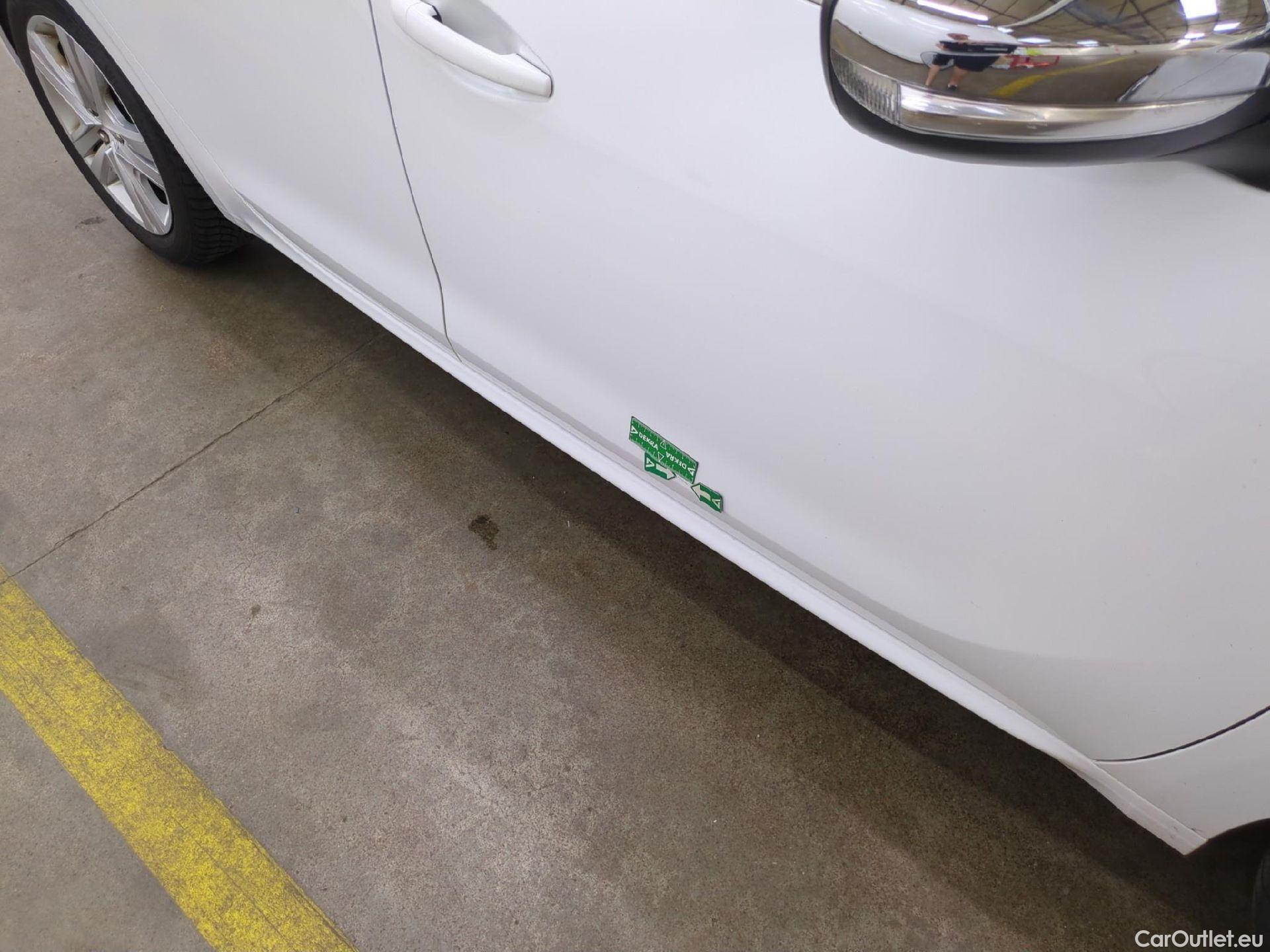  Peugeot  208  Allure Business 1.2 PureTech 110CV BVM5 E6 #14