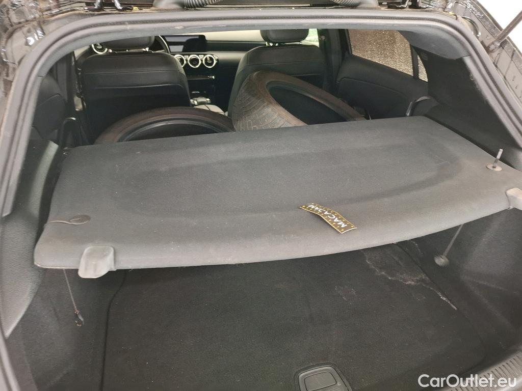  Mercedes  A-Klasse MERCEDES-BENZ Classe A Compact / 2018 / 5P / Berline A 200 d Progressive Line 8G-DCT #1