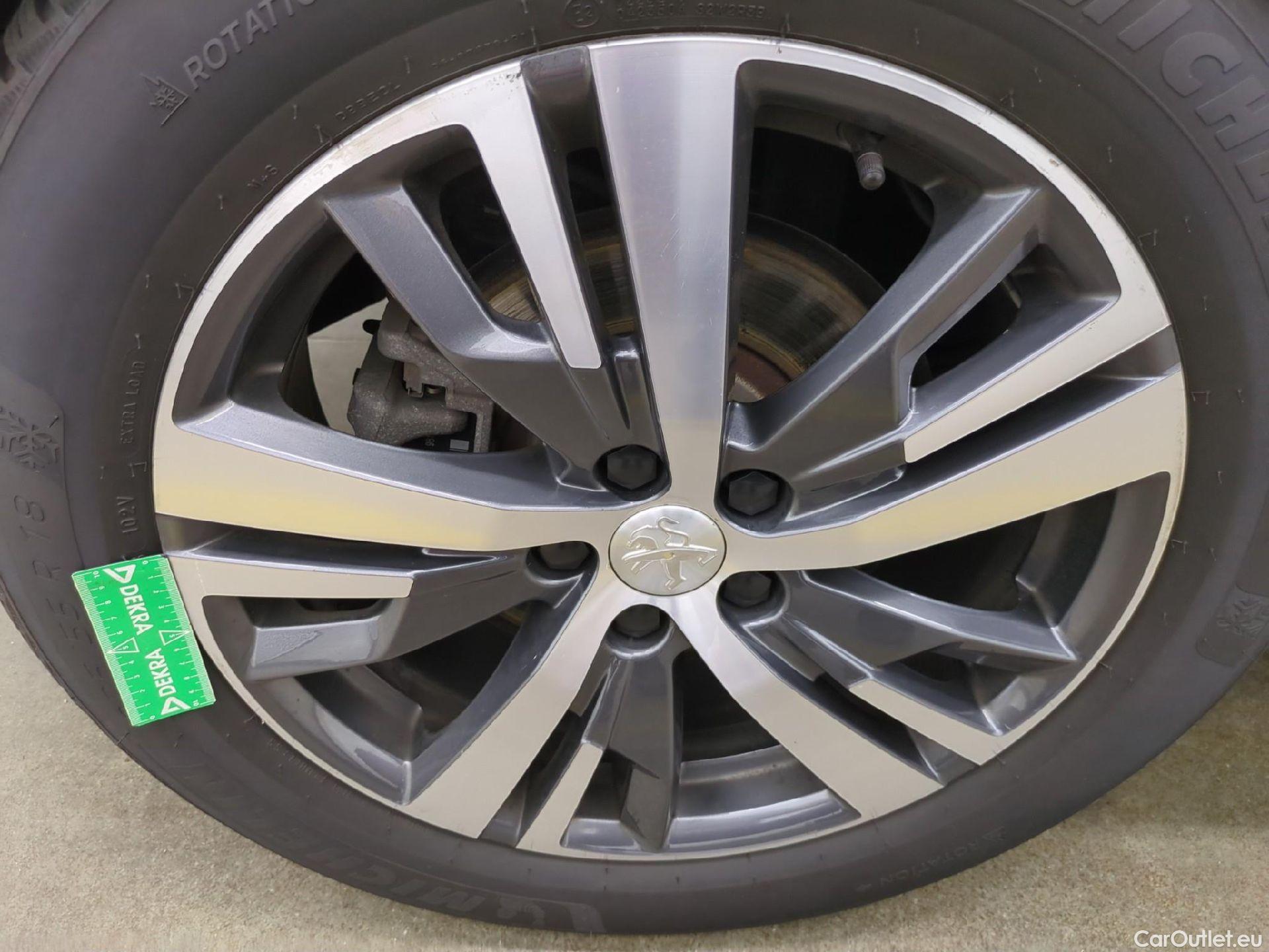  Peugeot  3008  Allure Pack 1.5 HDi 130CV BVA8 E6d #20