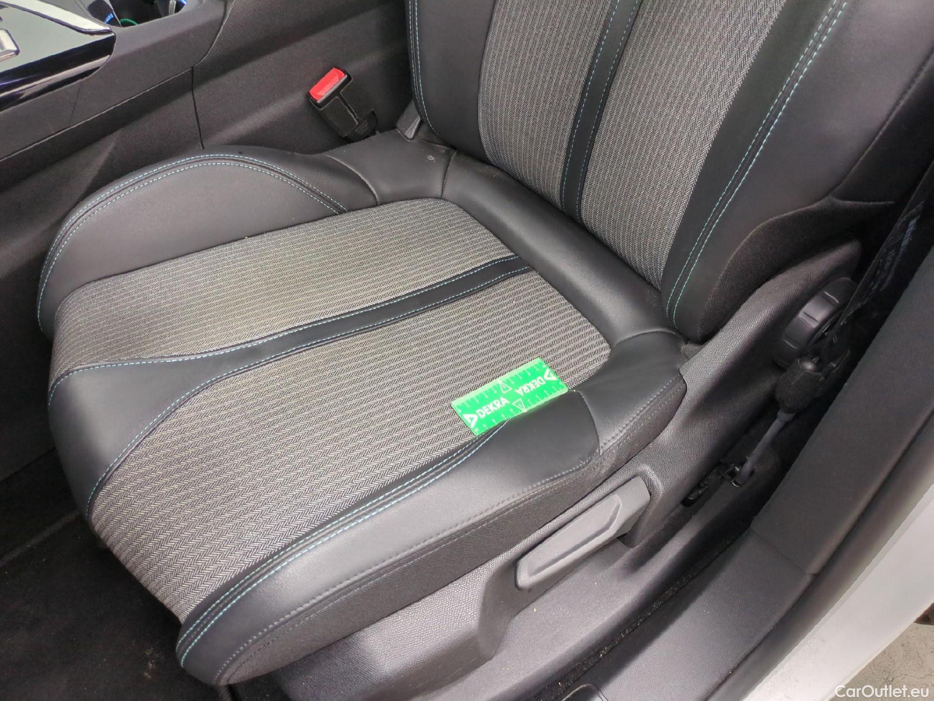  Peugeot  3008  Allure Pack 1.5 HDi 130CV BVA8 E6d #4