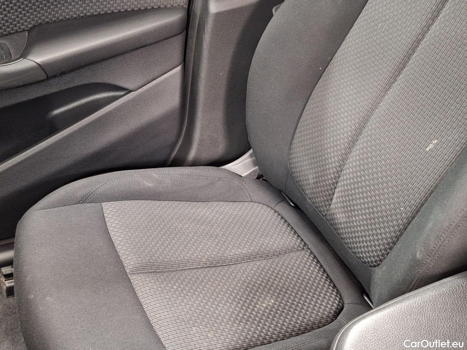  Bmw  X1 BMW,  FL'19, BMW  sDrive16dA (85 kW) 5d #38